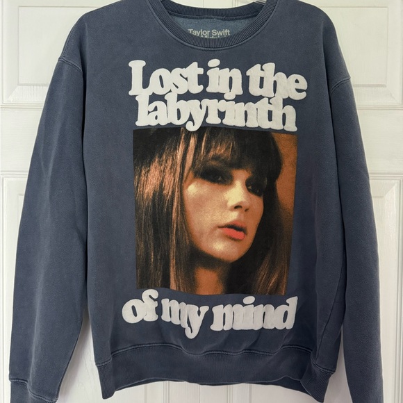 Taylor Swift Lost In The Labyrinth of my Mind Midnights S Blue Pullover - Picture 1 of 5